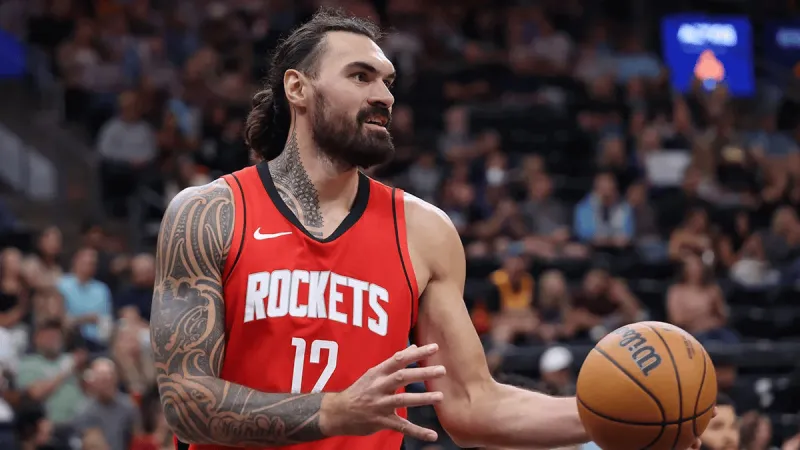 星空体育app官方下载-亚当斯全场出战18分钟，5中2得到4分7篮板1助攻2抢断