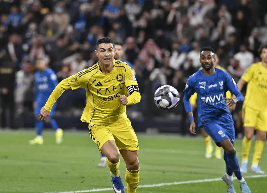 星空体育app下载-球报：C罗将继续等待拖欠薪资问题得到解决后，再回归赛场